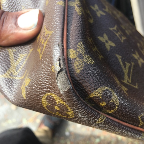 Louis Vuitton
Marceau Brown Monogram Shoulder Bag - Picture 16 of 16